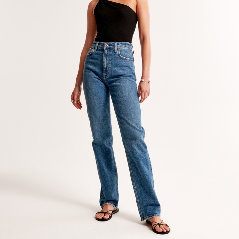 Abercrombie & Fitch 90’s Straight Ultra High Rise Jean
